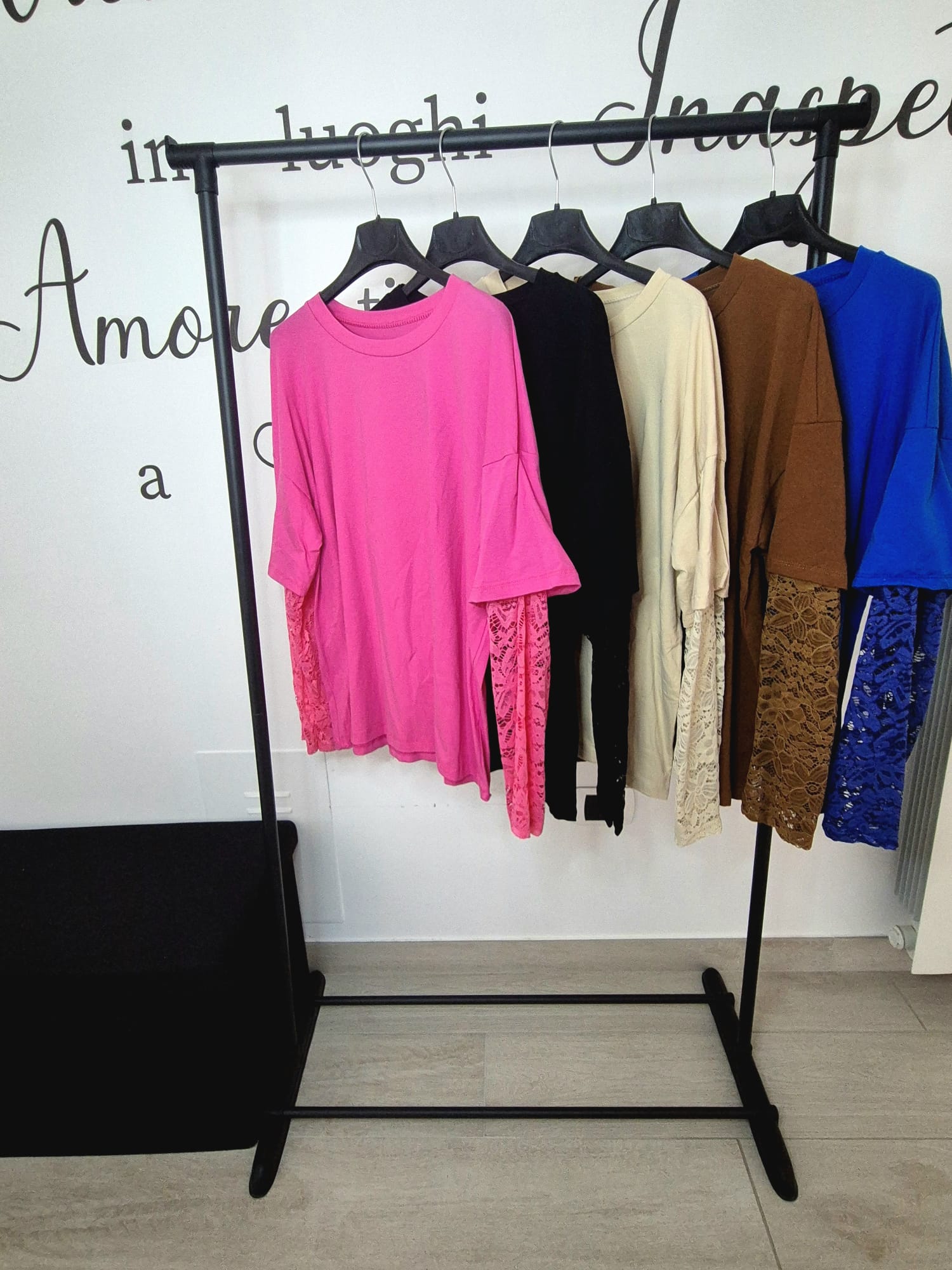 T-shirt con pizzo